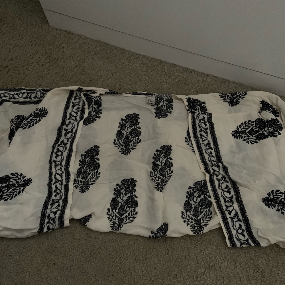 Paisley black and cream kimono